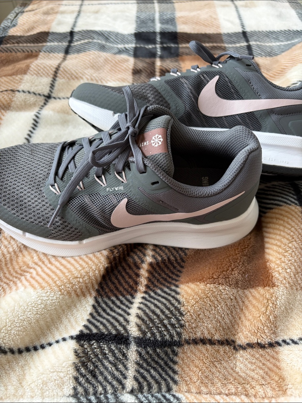 Nike Women's Gray Athletic Running Shoes